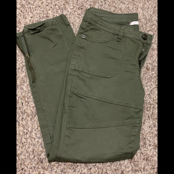 Chelsea and violet army green pants - Picture 1 of 5